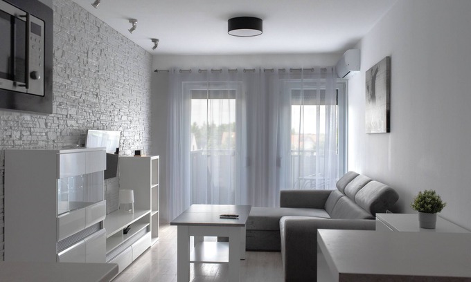 Grunwald Apartment | RentPlanet - Apartament przy Lotnisku