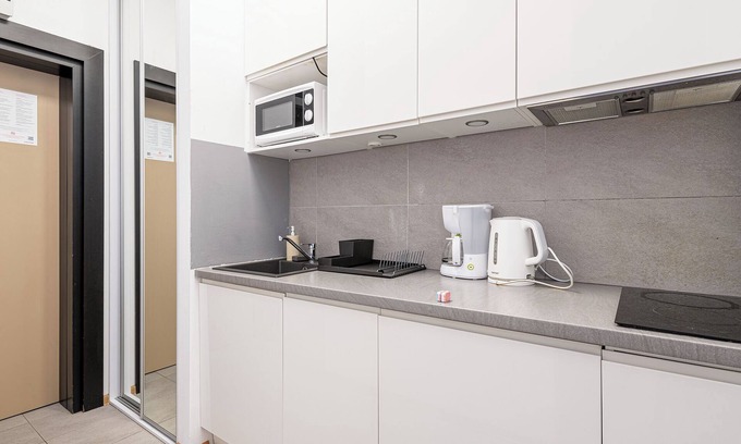 Wlochy Apartment | RentPlanet - Studio Aleje Jerozolimskie