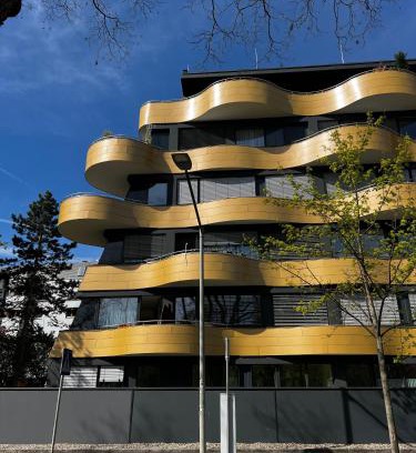 Gries Apartment | Reside in the Golden Wave