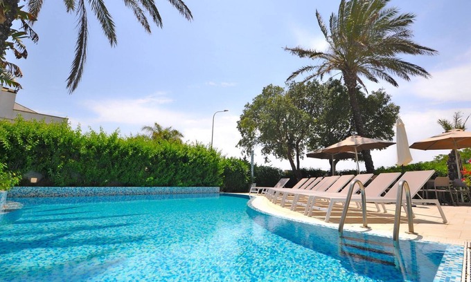 Torre San Giovanni Apartment | Residence Arainn Castro - Pool Sleeps 4 Wifi