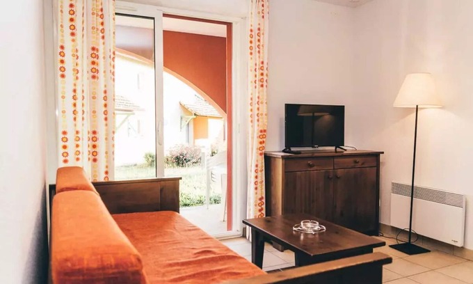 Prayssac Apartment | Residence du Domaine de Claire Rive* - 2 room apartment 4 people