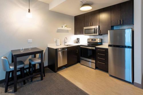 Maple Grove Hotel | Residence Inn Minneapolis Maple Grove/Arbor Lakes