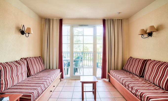 Uhart-Cize Apartment | Residence Le Parc d'Arradoy - maeva Home - 2 room apartment for 5 people - Selection