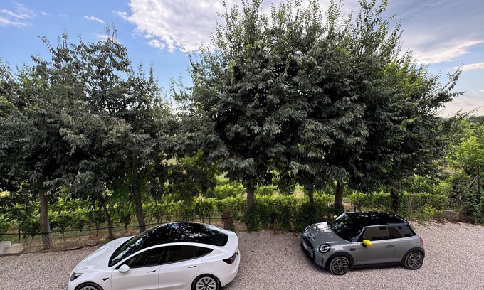 Pozzolengo Apartment | Residence Le Vigne just minutes from Peschiera del Garda, surrounded by vineyards.