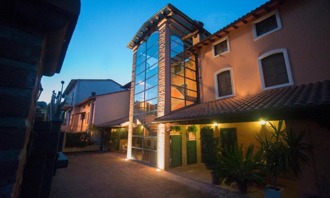 Lidarno Bed & Breakfast | Residenze L'Uncinaia Holiday House