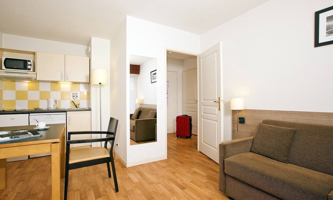 Prevessin-Moens House | Residhome Le Carre d'Or Prevessin