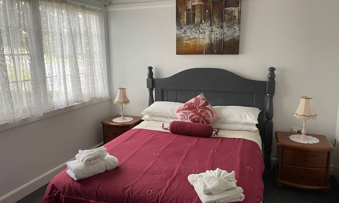 Bairnsdale House | RESONANCE- Cosy, Homely and Convenient, Less than 2 min to Bairnsdale town