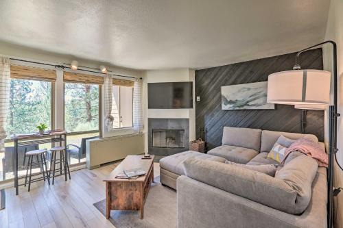 Bend Apartment | Resort Condo Retreat about 6 Mi to Downtown Bend!