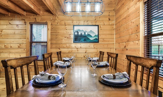White Oak Lodge Apartment | Resort Pool Fitness Room Hot Tub Jacuzzi