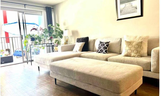 Atwater Village Apartment | resort-style community amenities in the vibrant Atwater Village neighborhood