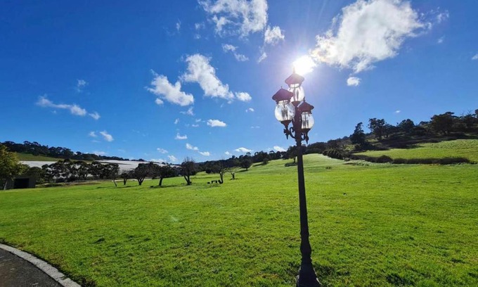Lysterfield Villa | resort style farm stay