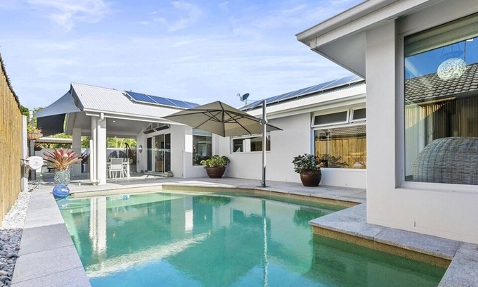 Twin Waters Apartment | Resort Style Home With Pool Twin Waters