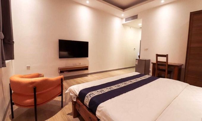 Masaki Apartment | Rest easy in 2BR apartment w/wifi, gym & pool