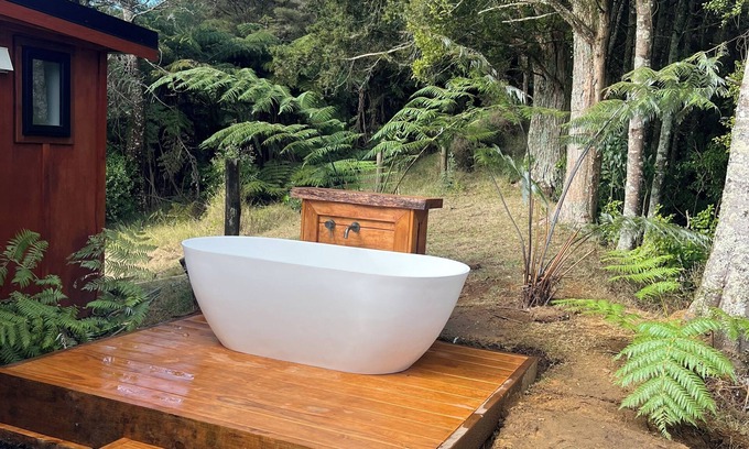 Karangahake Cabin | Rest n Relax . . Peaceful relaxed retreat, great views, close to beach and bush