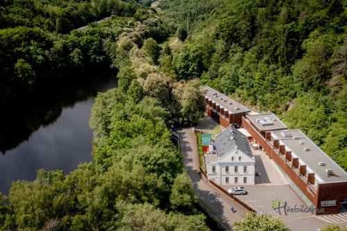 Chomutov House | Restaurace a Pension Hřebíkárna