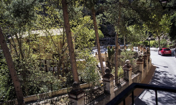Agres House | Restaurante Pensión Mariola