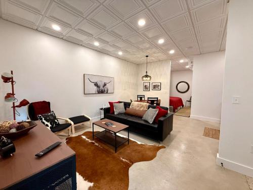 Pilot Mountain Apartment | Restful Remedy in Downtown & Historic Pilot Mountain Apartment