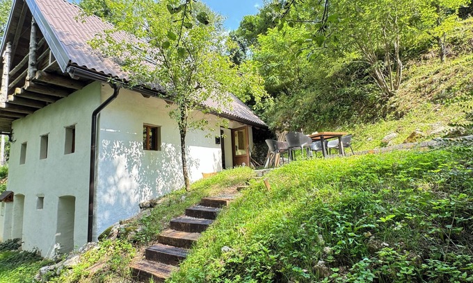 Tolmin Cottage | Restored charming mountain cottage sleep 4