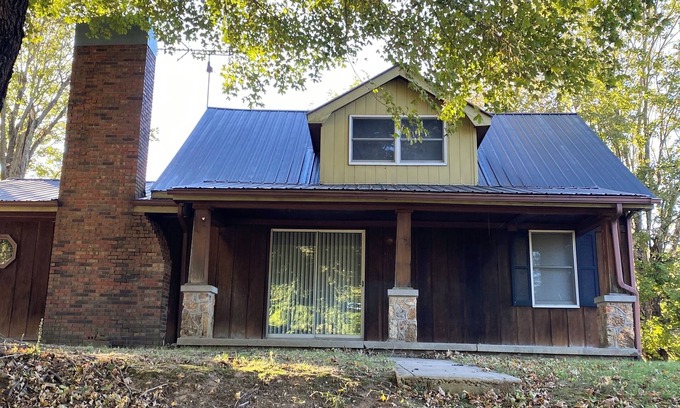 Cave City House | Retreat at Mammoth Cave with WiFi, AC