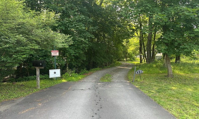 Saugerties South Apartment | Retreat on 4.83 Acres—Fenced Dog Yard & Peaceful Family Escape w/Pool & WIFI