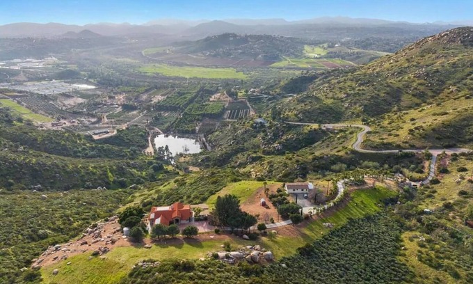 Poway House | Retreat with stunning views: breathtaking, peaceful and soul healing