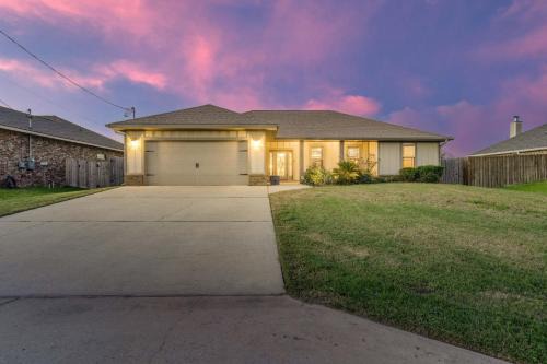 Gulf Breeze House | Retro Haven Beach Fun & Family Home