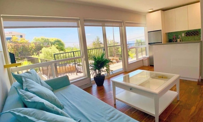 West Queen Anne Apartment | Retro meets Modern-Walkable & Mins to Attractions