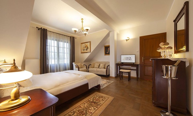Belchatow Hotel | Rezydencja Dwór Polski