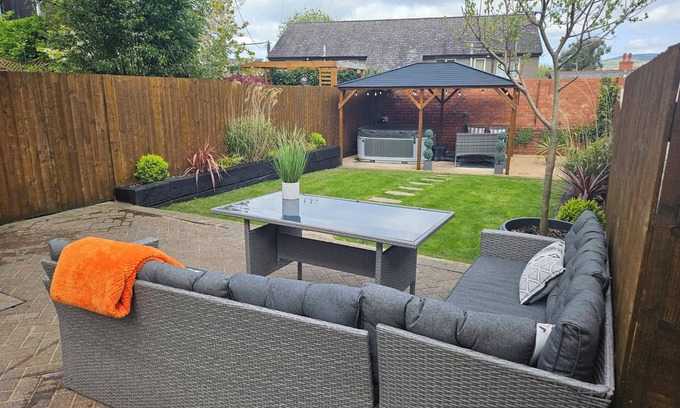 Ruthin Cottage | RHIF SAITH, pet friendly, luxury holiday cottage in Ruthin