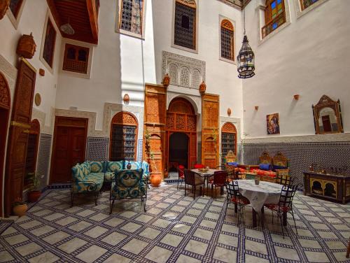 Zekkak Er Roumane House | Riad Fès Center