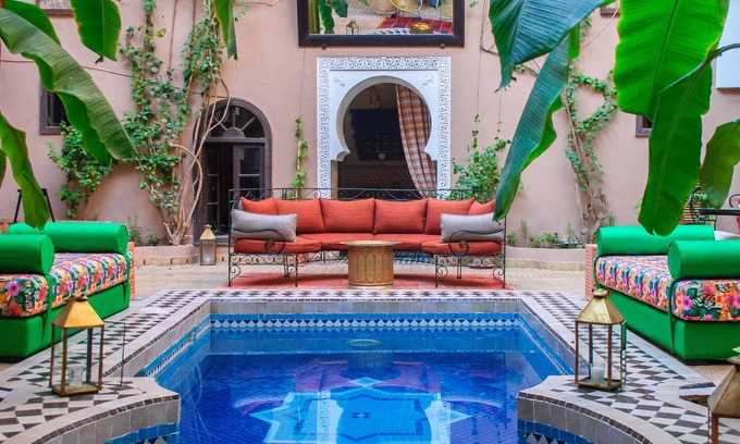 Zaouia Sidi Rhalem House | Riad in the heart of the medina: swimming pool, terrace and hammam for 23 people