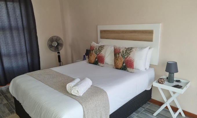 Moletji House | Ribeng la Noka Conference and Leisure Center