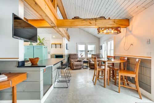 Hardwick House | Ride From Your Door Cabin with VAST Trail Access!