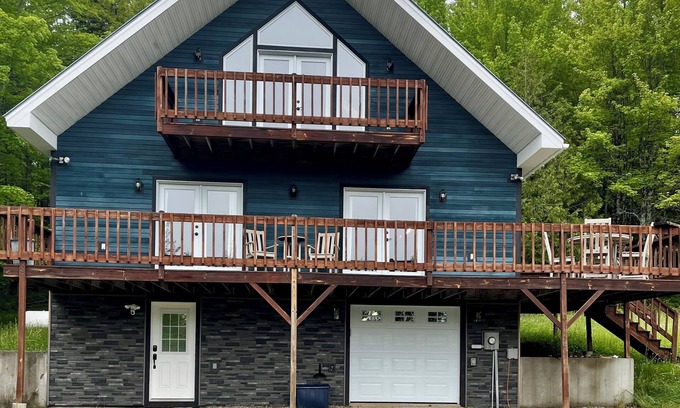 Errol House | Riders welcome! Gorgeous 3-bedroom house with WiFi in Errol