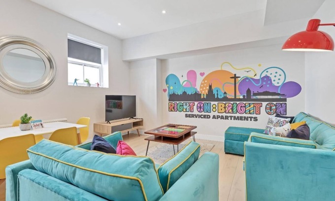 Montpelier Apartment | Right On : Bright On Apartment 1F | By My Getaways