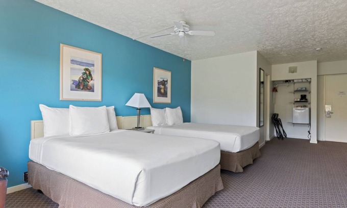 Kahului Hotel | Right on the Water! 4 Great Units, Pets Allowed, Steps to Ho’aloha Park Beach!