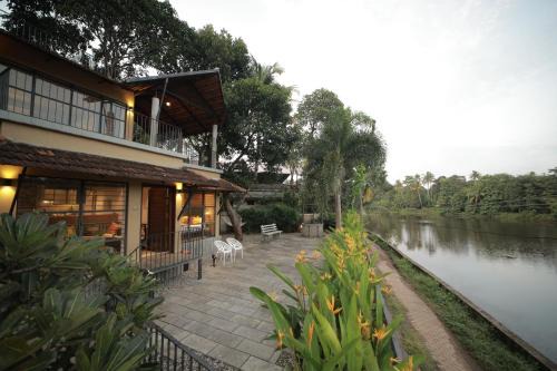 Quilon House | Ripples Cove Retreat - Your dream Lakeside getaway