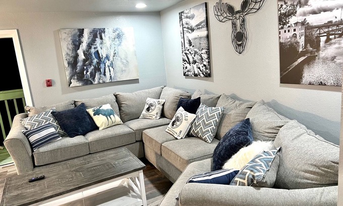 Appleton Apartment | Ritchie’s Woodmere Estates: Blue Moose