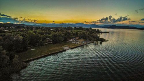 Dormelletto Bed & Breakfast | Ritratto sul Lago