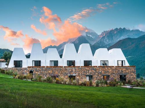 Yulong Hotel | Ritzman Suye Snow Mountain Wild Luxury Hotel