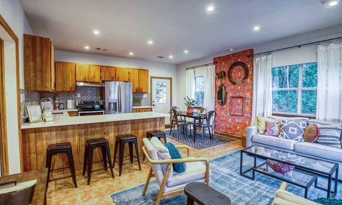 Kyle Cabin | River Access | Grill | Firepit | Sleeps 5