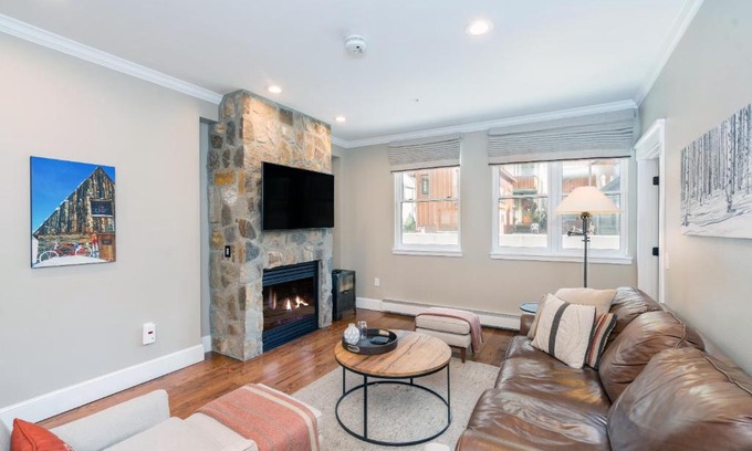 Telluride Apartment | River Club 104 by Alpine Lodging Telluride