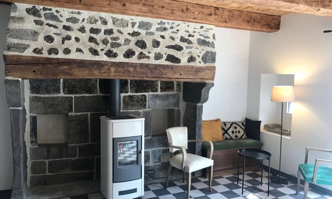Saint-Bonnet-pres-Orcival House | River Cottage