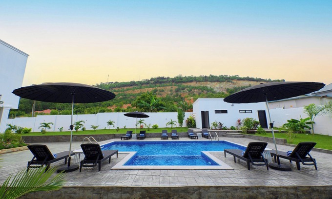 Tokuse Hotel | River Hills Hotel & Suites