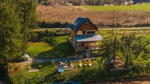 Netretic House | River house "Green butterfly"