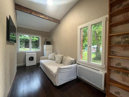 Villemeux-sur-Eure House | River place