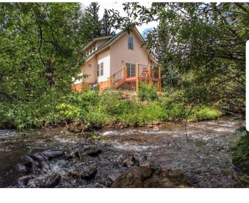 Cuchara House | River Retreat in Cuchara Valley