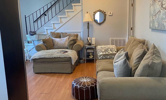 Kenner - Louis Armstrong International Airport House | River Ridge cottage sleeps 6 Pet's Welcome 30 day min