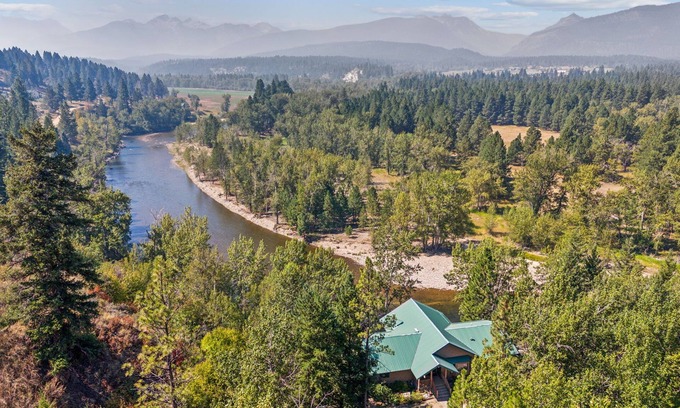 Grantsdale House | Riverfront 4 bed/3bath home on Bitterroot River plus a Pickleball Court