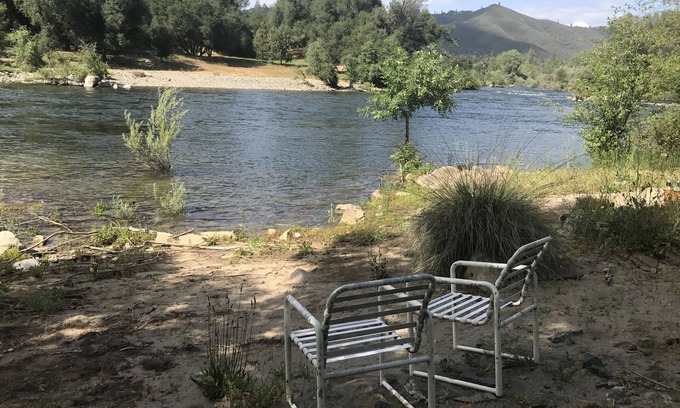 Lotus House | Riverfront Cabin in Coloma!